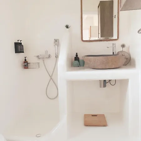 Naira Family Mykonos Plintri